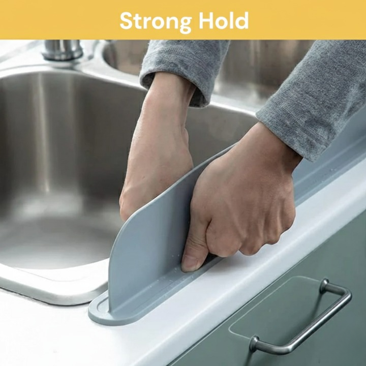 Silicone Sink Splash Guard With Suction (Random Color)